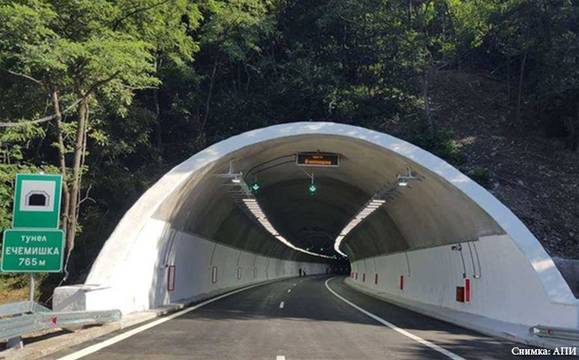 Учение затвори тунел „Ечемишка“ в посока Варна