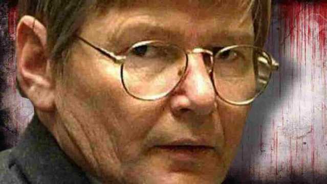 Питър Дюпас: Обикновеното чудовище