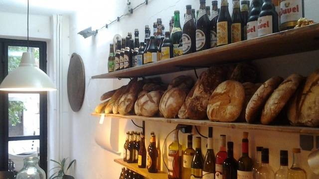 „Елтрейд“ инсталира търговски софтуер „Детелина Премиум“ в обектите на „ХлеБар“