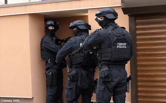 Разкриха поредна група за фалшификации, разследват четирима за подправяне на документи