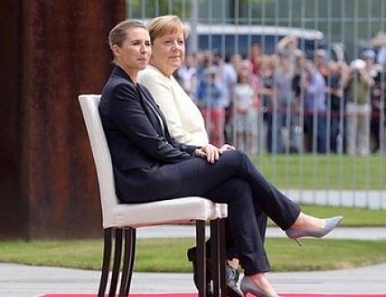 Промениха протокола заради състоянието на Меркел (ВИДЕО)