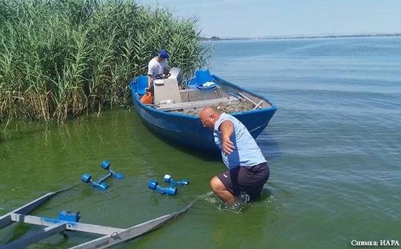 Инспектори на ИАРА освободиха 20 кг. шаран в езеро Вая