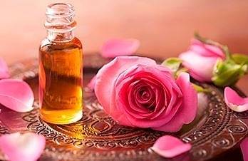 В Сингапур дават 420 долара за 10 мл. розово масло от България