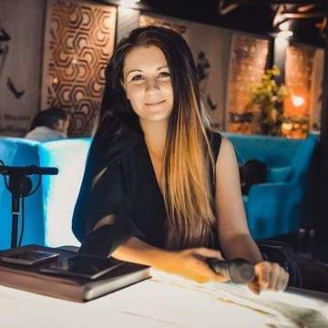 Стелияна Христова отново на сцена след като стана майка за втори път