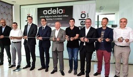 Доставчик на Mercedes откри развоен център в София