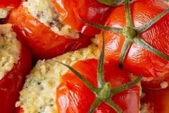 Пълнени домати с ориз и кашкавал