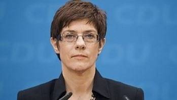 Анегрет Крамп-Каренбауер ще бъде новият министър на отбраната на Германия