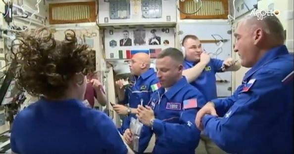 Успех: пилотираният космически кораб Союз МС-13 се скачи с МКС