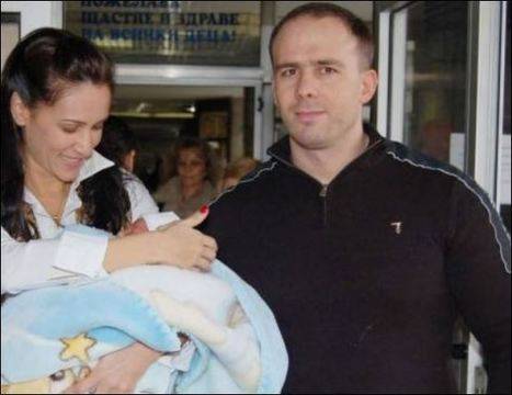 Какво семейство само! Арестуваха и бившия мъж на Радост от бТВ за изнудване и пране на пари