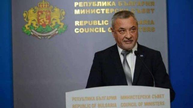 Няма криза с туристите по българското Черноморие, убеден е Валери Симеонов