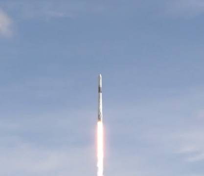 УСПЕХ: Американският космически кораб Драгън излетя към МКС!