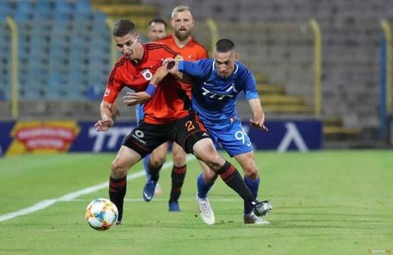 Хубчев въведе две схеми в „Левски“