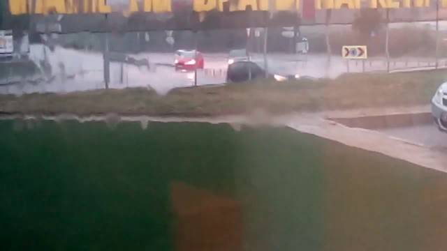 НЕВИЖДАНА БУРЯ ВЪВ ВАРНА РАЗЛИЧНИТЕ НОВИНИ-DIFFERENT NEWS И ВРЕМЕТО-БЕЗ ПОЛИТИКА