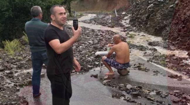 25 туристи бяха блокирани заради свлачище, търсят отговорност от фирмата изпълнител