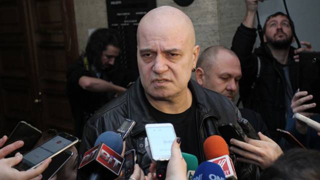 Слави учредява „Няма такава държава“ на 5 октомври