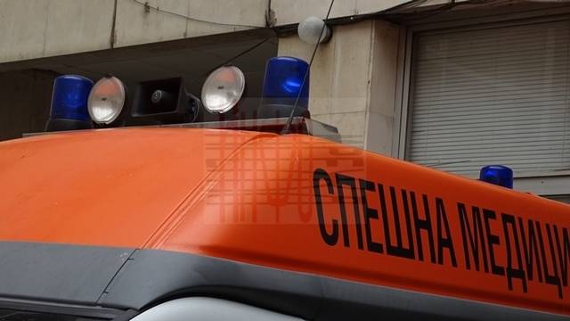 Мотоциклетист от Корница се блъсна в дърво