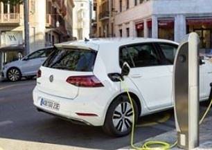 Електромобилите в България вече ще са със зелени номера