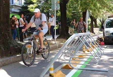 София вече има паркинг за велосипеди и електрически тротинетки