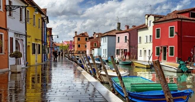 Спечелете екскурзия за двама до остров Бурано, Италия и фотоапарати