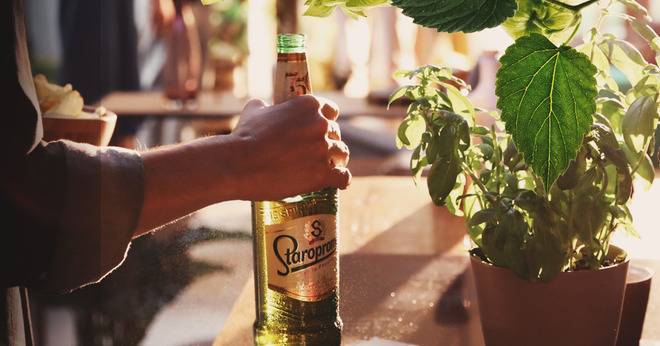 Спечелете бира Staropramen за четири уикенда