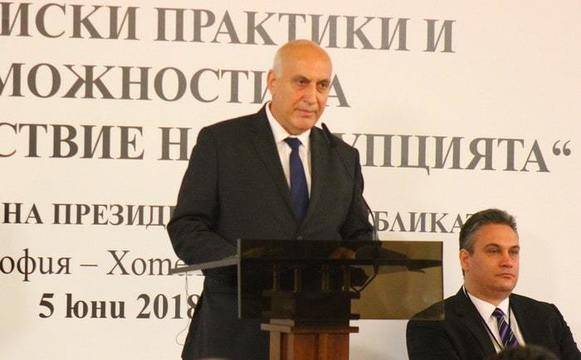 Артилерист за шеф на е-управлението от Томислав Дончев