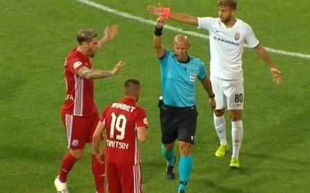 Спорно съдийство и късен гол изхвърлиха ЦСКА от Лига Европа