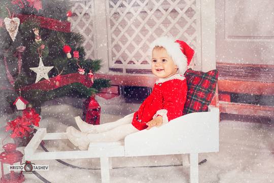 Коледна фотосесия – Преси – Христо Ташев – фотограф Варна, кръщене, детски фотосесии