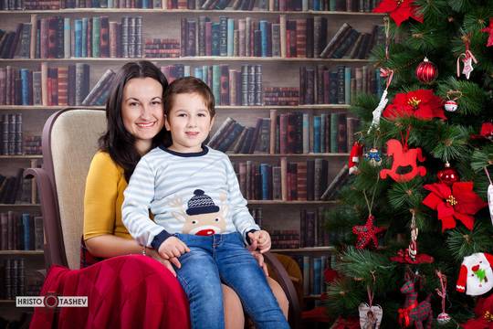 Коледна фотосесия – Денис – Христо Ташев – фотограф Варна, кръщене, детски фотосесии