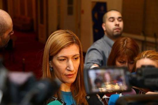 Новият координатор на ГЕРБ за София област Николина Ангелкова се срещна със стотици съмишленици в 22 общини |