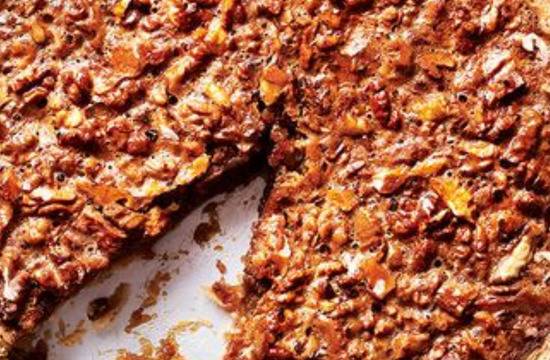 Ароматен сладкиш с мед и орехи