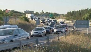 Пуснаха движението по едното платно на АМ „Струма“ край Дупница