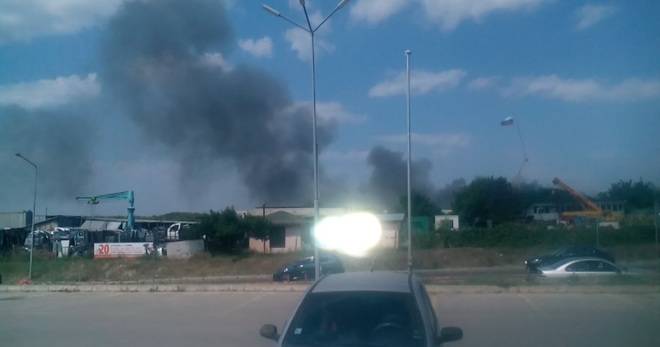 ГОЛЯМ ПОЖАР ДНЕС ВЪВ ВАРНА ДО ГОЛЯМ ХИПЕРМАРКЕТ ВЪВ „ВЛАДИСЛАВОВО“ РАЗЛИЧНИТЕ НОВИНИ DIFFERENT NEWS