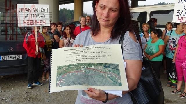 Служители на депото: Протестираме, защото магистралата не трябваше да мине от тук