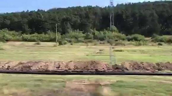 Борисов: Много ми е кеф така – ниви, чакъл и после идва асфалтът (ВИДЕО)