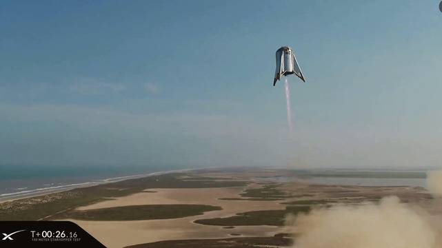 УСПЕХ: Стархопър излетя на височина 150 метра и се върна на площадката си!