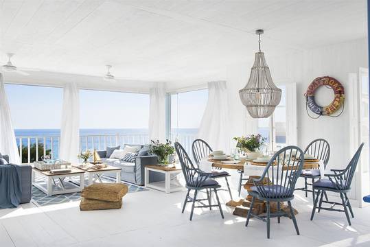 Стар рибарски дом превърнат в мечтана морска вила