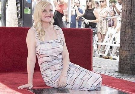 Кирстен Дънст получи звезда в Алеята на Славата в Холивуд