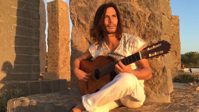 Оги Марински за музиката, укротяването на огъня и духа на Ибиса