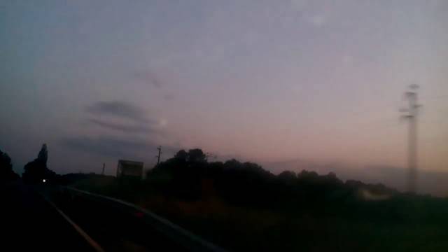 ЩЪРКЕЛИ СЕ СЪБИРАТ ЗА ОТЛИТАНЕ НА ЮГ