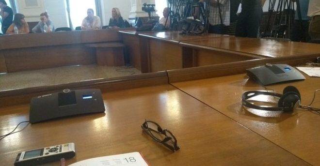 Мануел Момчилов: „Вземетe ни микрофоните. Не ги заслужаваме“