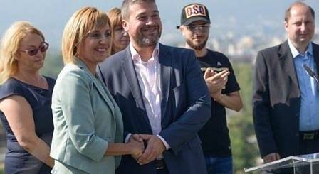 Професионалният протестър Никола Вапцаров е председател на инициативния комитет, издигнал Манолова за кмет на София