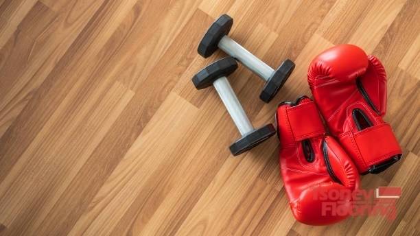 Какви са основните разлики между класовете ламинат и как да изберете правилния?