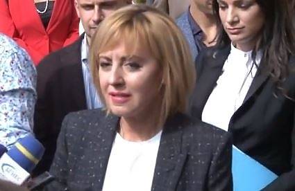 Мая Манолова се регистрира за местните избори: Зад мен стоят гражданите, а не фирмите и олигарсите