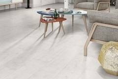 Бял ламинат за класически и модерен интериор