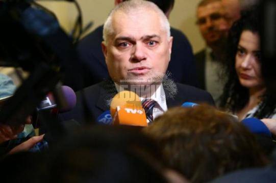 Шок! Бившият МВР шеф Валентин Радев приет по спешност в болница? |
