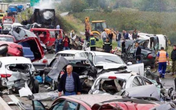 Истински ужас! Двама души оставиха живота си на пътя, трагедията е голяма