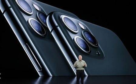 Новият iPhone 11 Pro отключвал необичаен страх от малки дупчици