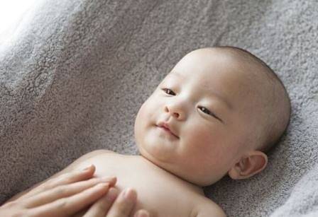 Бебе от друга раса се роди на американска двойка след ин витро