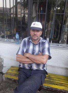 Бебе сърничка спасиха в село Говедарци, мъничето се щурало самичко и гладно, спасителят му Н. Бързанов го кръсти Кръстьо