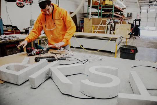 Външна реклама София – производсто и монтаж на реклами